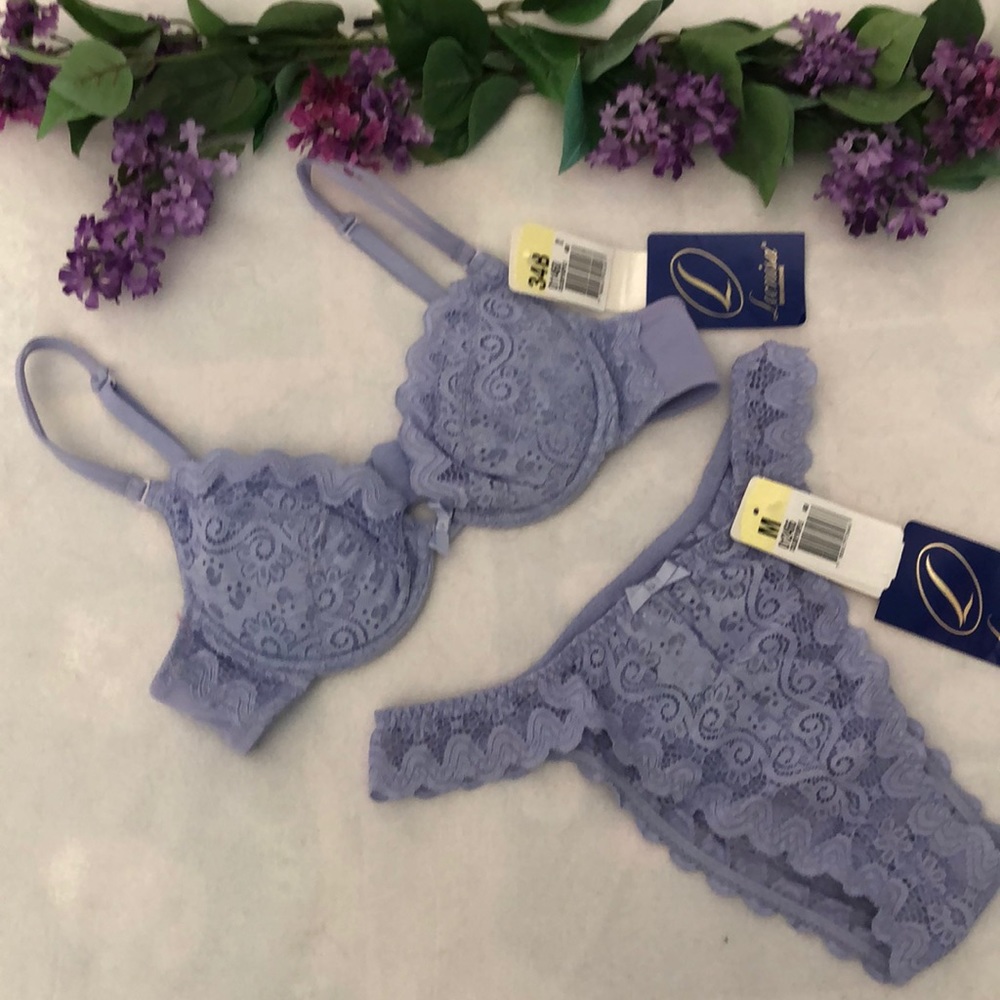 New Leonisa violet lace Bra 34B and panty Medium